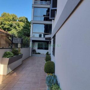 Apartamento com 110m², 3 dormitórios, 1 vaga, no bairro Lourdes em Caxias do Sul para Comprar