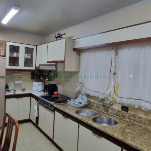 Apartamento com 110m², 3 dormitórios, 1 vaga, no bairro Lourdes em Caxias do Sul para Comprar
