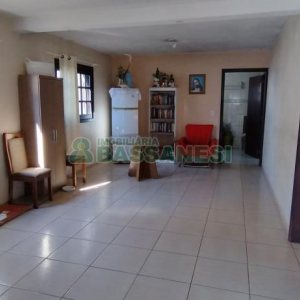 Casa com 169m², 2 dormitórios, no bairro Santa Catarina em Caxias do Sul para Comprar