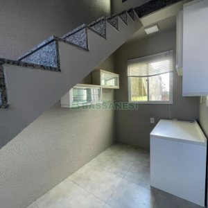 Casa com 200m², 2 dormitórios, 1 vaga, no bairro Santa Corona em Caxias do Sul para Comprar