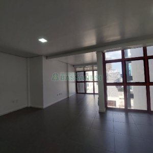 Sala com 55m², no bairro Centro em Caxias do Sul para Alugar