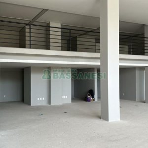 Loja com 180m², 7 vagas, no bairro Santa Catarina em Caxias do Sul para Alugar ou Comprar