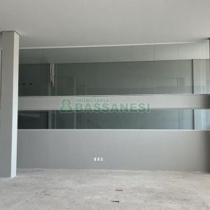 Loja com 180m², 7 vagas, no bairro Santa Catarina em Caxias do Sul para Alugar ou Comprar