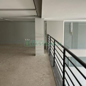 Loja com 180m², 7 vagas, no bairro Santa Catarina em Caxias do Sul para Alugar ou Comprar