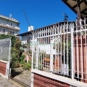 Casa com 100m², 3 dormitórios, 1 vaga, no bairro Centro em Caxias do Sul para Comprar