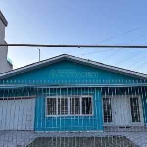 Casa Comercial com 230m², no bairro Sagrada Família em Caxias do Sul para Alugar