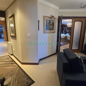 Apartamento com 313m², 3 dormitórios, 4 vagas, no bairro Exposição em Caxias do Sul para Comprar