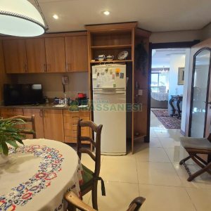 Apartamento com 313m², 3 dormitórios, 4 vagas, no bairro Exposição em Caxias do Sul para Comprar