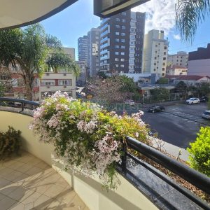 Apartamento com 313m², 3 dormitórios, 4 vagas, no bairro Exposição em Caxias do Sul para Comprar