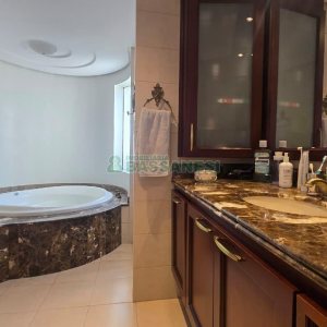 Apartamento com 313m², 3 dormitórios, 4 vagas, no bairro Exposição em Caxias do Sul para Comprar