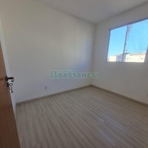 Apartamento com 38m², 2 dormitórios, 1 vaga, no bairro Desvio Rizzo em Caxias do Sul para Alugar
