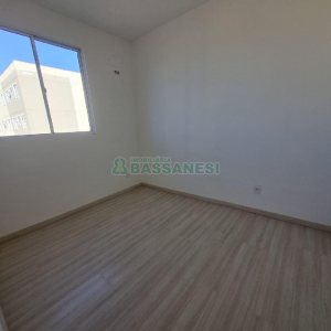 Apartamento com 38m², 2 dormitórios, 1 vaga, no bairro Desvio Rizzo em Caxias do Sul para Alugar