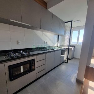 Apto Mobiliado com 55m², 2 dormitórios, 1 vaga, no bairro Panazzolo em Caxias do Sul para Alugar