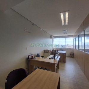 Sala com 64m², 1 vaga, no bairro São Pelegrino em Caxias do Sul para Alugar