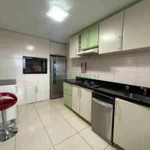 Apartamento com 110m², 2 vagas, no bairro Cruzeiro em Caxias do Sul para Comprar