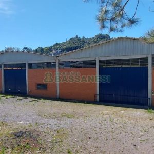 Pavilhão com 2100m², no bairro Linha 40 em Caxias do Sul para Alugar