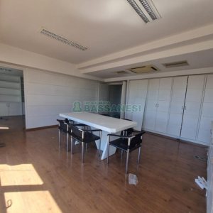 Sala com 200m², 1 vaga, no bairro Centro em Caxias do Sul para Alugar