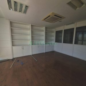 Sala com 200m², 1 vaga, no bairro Centro em Caxias do Sul para Alugar