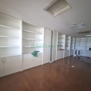 Sala com 200m², 1 vaga, no bairro Centro em Caxias do Sul para Alugar