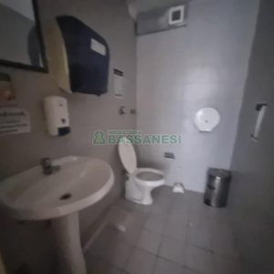 Sala com 200m², 1 vaga, no bairro Centro em Caxias do Sul para Alugar