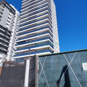 Apartamento com 149m², 3 dormitórios, 2 vagas, no bairro Rio Branco em Caxias do Sul para Comprar