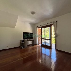 Apartamento com 240m², 3 dormitórios, 2 vagas, no bairro São José em Caxias do Sul para Alugar