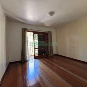 Apartamento com 240m², 3 dormitórios, 2 vagas, no bairro São José em Caxias do Sul para Alugar