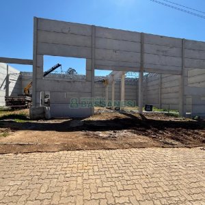 Pavilhão com 860m², no bairro Jardim das Hortências em Caxias do Sul para Alugar
