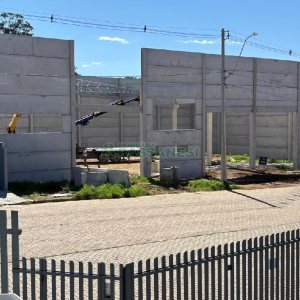 Pavilhão com 860m², no bairro Jardim das Hortências em Caxias do Sul para Alugar