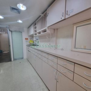 Sala com 200m², 1 vaga, no bairro Centro em Caxias do Sul para Alugar