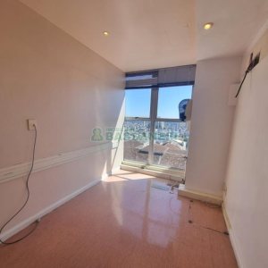 Sala com 200m², 1 vaga, no bairro Centro em Caxias do Sul para Alugar