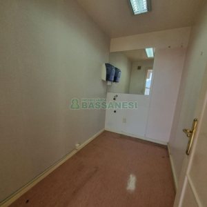 Sala com 200m², 1 vaga, no bairro Centro em Caxias do Sul para Alugar