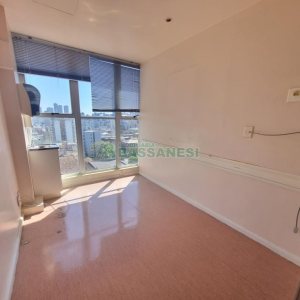 Sala com 200m², 1 vaga, no bairro Centro em Caxias do Sul para Alugar
