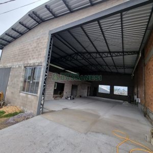 Pavilhão com 481m², no bairro Esplanada em Caxias do Sul para Alugar