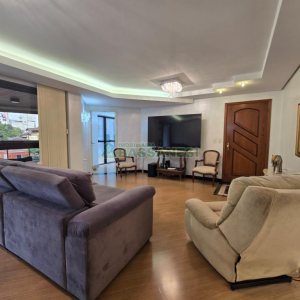 Apartamento com 198m², 3 dormitórios, 2 vagas, no bairro Centro em Caxias do Sul para Comprar