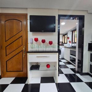 Apartamento com 198m², 3 dormitórios, 2 vagas, no bairro Centro em Caxias do Sul para Comprar