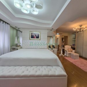 Apartamento com 198m², 3 dormitórios, 2 vagas, no bairro Centro em Caxias do Sul para Comprar