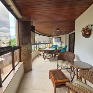 Apartamento com 198m², 3 dormitórios, 2 vagas, no bairro Centro em Caxias do Sul para Comprar