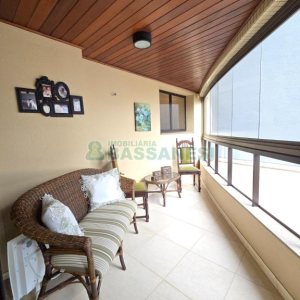 Apartamento com 198m², 3 dormitórios, 2 vagas, no bairro Centro em Caxias do Sul para Comprar