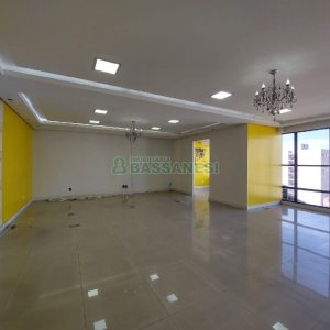 Sala com 61m², no bairro Centro em Caxias do Sul para Alugar