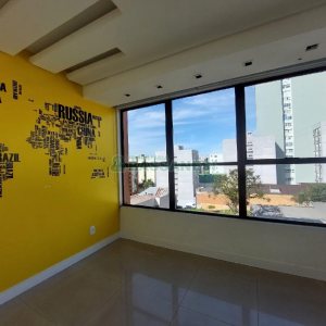 Sala com 61m², no bairro Centro em Caxias do Sul para Alugar