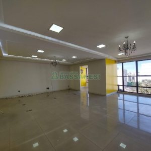 Sala com 61m², no bairro Centro em Caxias do Sul para Alugar