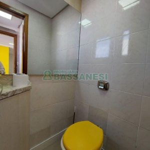 Sala com 61m², no bairro Centro em Caxias do Sul para Alugar