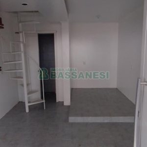 Sobrado com 67m², 2 dormitórios, no bairro Salgado Filho em Caxias do Sul para Comprar