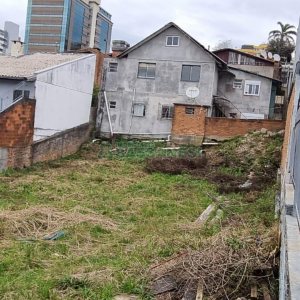 Terreno, no bairro Universitário em Caxias do Sul para Comprar