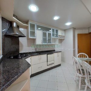 Apartamento com 115m², 3 dormitórios, 2 vagas, no bairro Jardim América em Caxias do Sul para Alugar ou Comprar