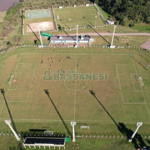 Chácara com 1200m², no bairro 3 Legua em Caxias do Sul para Comprar