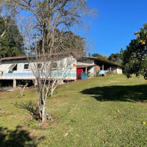 Chácara com 1200m², no bairro 3 Legua em Caxias do Sul para Comprar