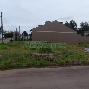 Terreno com 350m², no bairro Monte Bérico em Caxias do Sul para Comprar