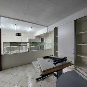 Sala Mobiliada com 250m², 2 vagas, no bairro Pio X em Caxias do Sul para Alugar